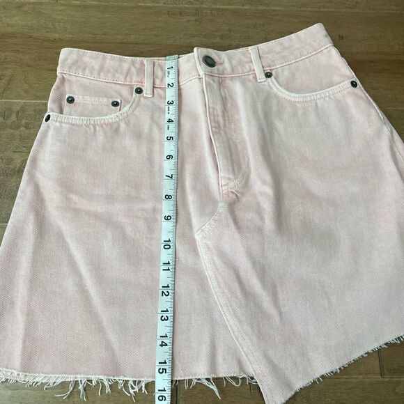 & OTHER STORIES Raw Hem Two-Toned Denim Skirt - Picture 6 of 6